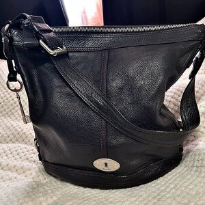 Fossil Black Leather Shoulder Bag with Adjustable Strap